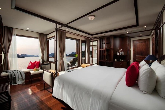Khách sạn trên du thuyền trong tour Hạ Long 3 ngày 2 đêm của Kavo Travel hiện đại - tiện nghi